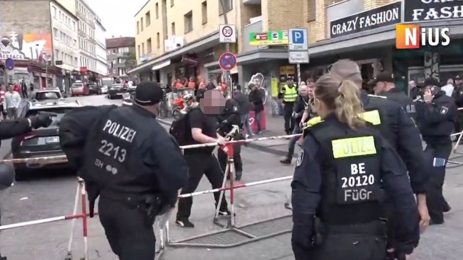 Atak tuż przed meczem Polaków. W sieci zdjęcia z miejsca zdarzenia