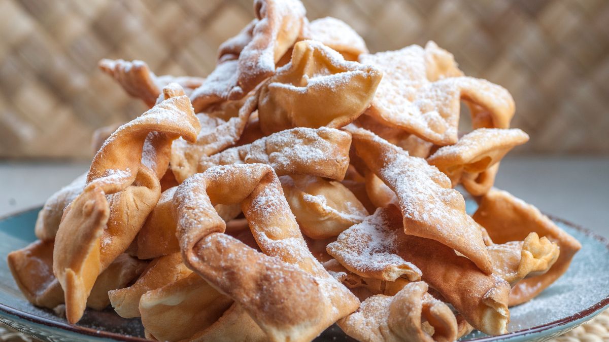 Chrupiące faworki bez smażenia