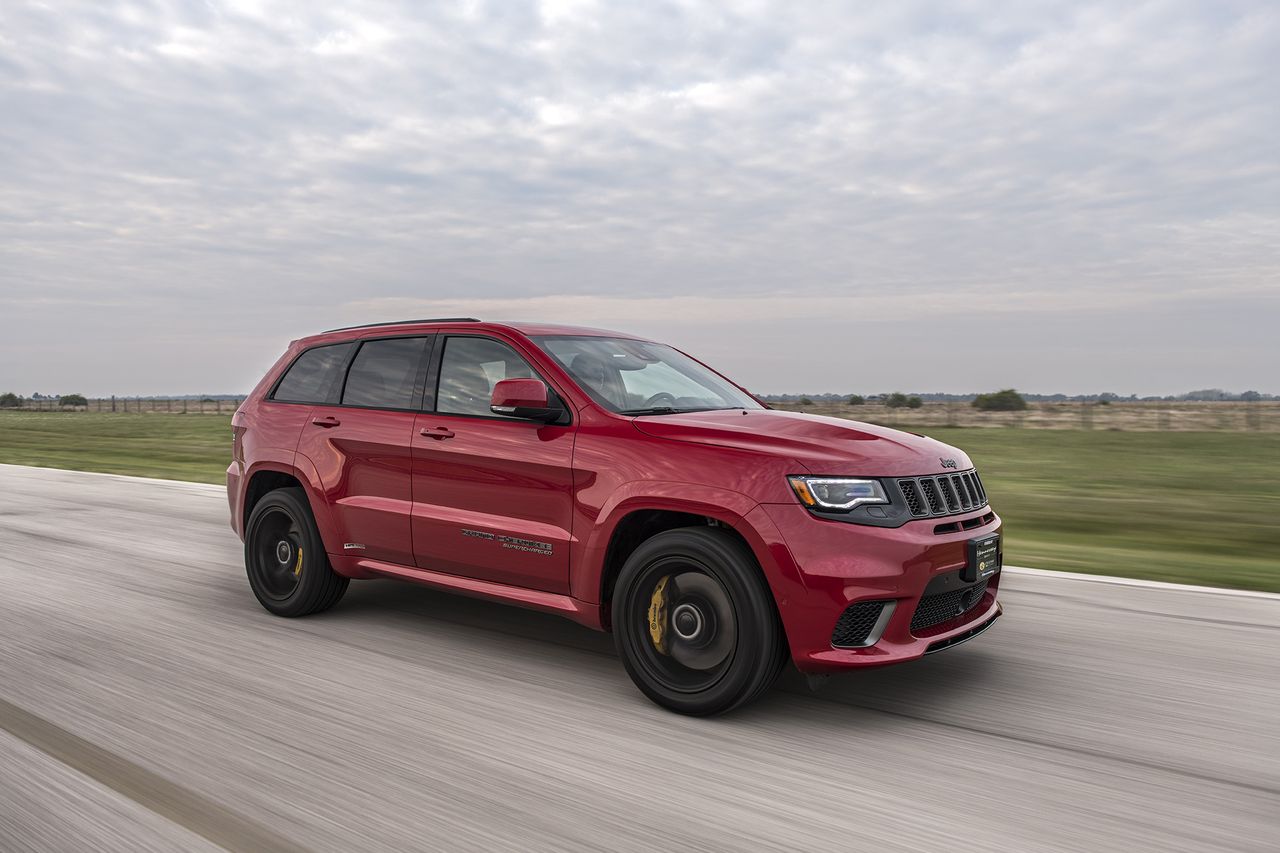 Ponad 1000 KM w rodzinnym SUV-ie. Hennesey wziął się za Jeepa Grand Cherokee Trackhawk