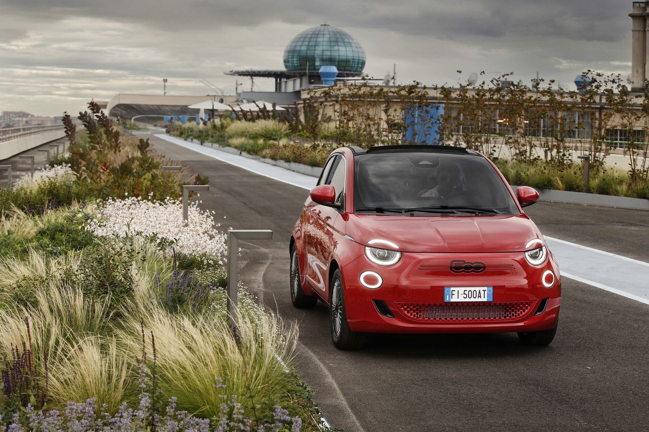 Przejedź się pięćsetką po dachu fabryki Lingotto. Fiat otwiera się na turystów