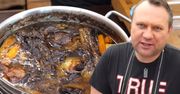 Strzelczyk pokazał, jak gotuje nocny rosół. Jest esencjonalny i klarowny