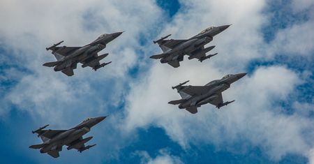 Zmasowany atak Rosji na Ukrainę. Polska poderwała myśliwce