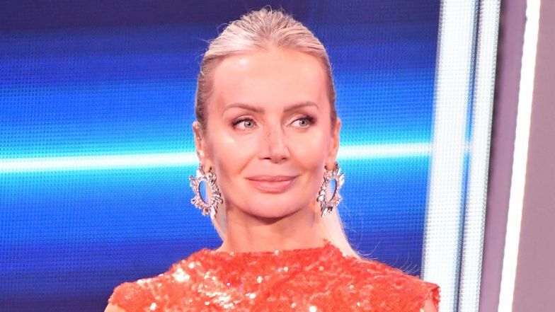 Agnieszka Woźniak-Starak w pomarańczowej sukni na festiwalu w Sopocie