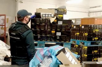Towary z przemytu tanie nie tylko dzięki ominięciu VAT. Fiskus walczy z procederem