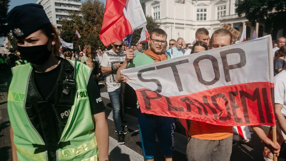 Warszawa,12.09.2020. Odwolac Pandemie - Protest Antyszczepionkowcow w Warszawie.