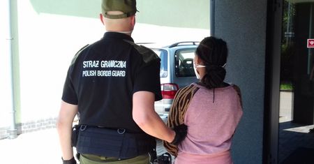 Żywiec. Etiopki nielegalnie wjechały do Polski. Ukryły się w naczepie tira
