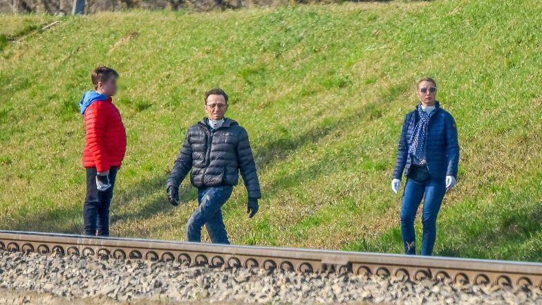 Joanna Brodzik i Paweł Wilczak na rodzinnych spacerze