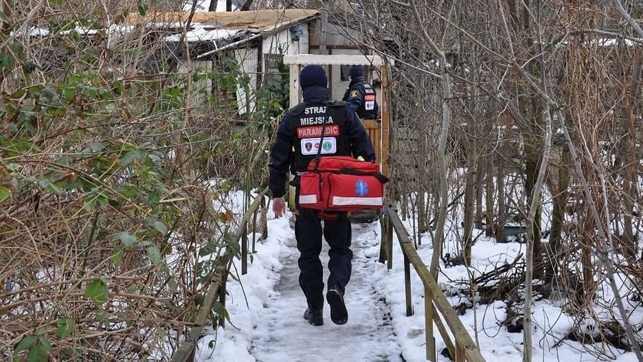 Warszawa. Straż miejska pomaga bezdomnym