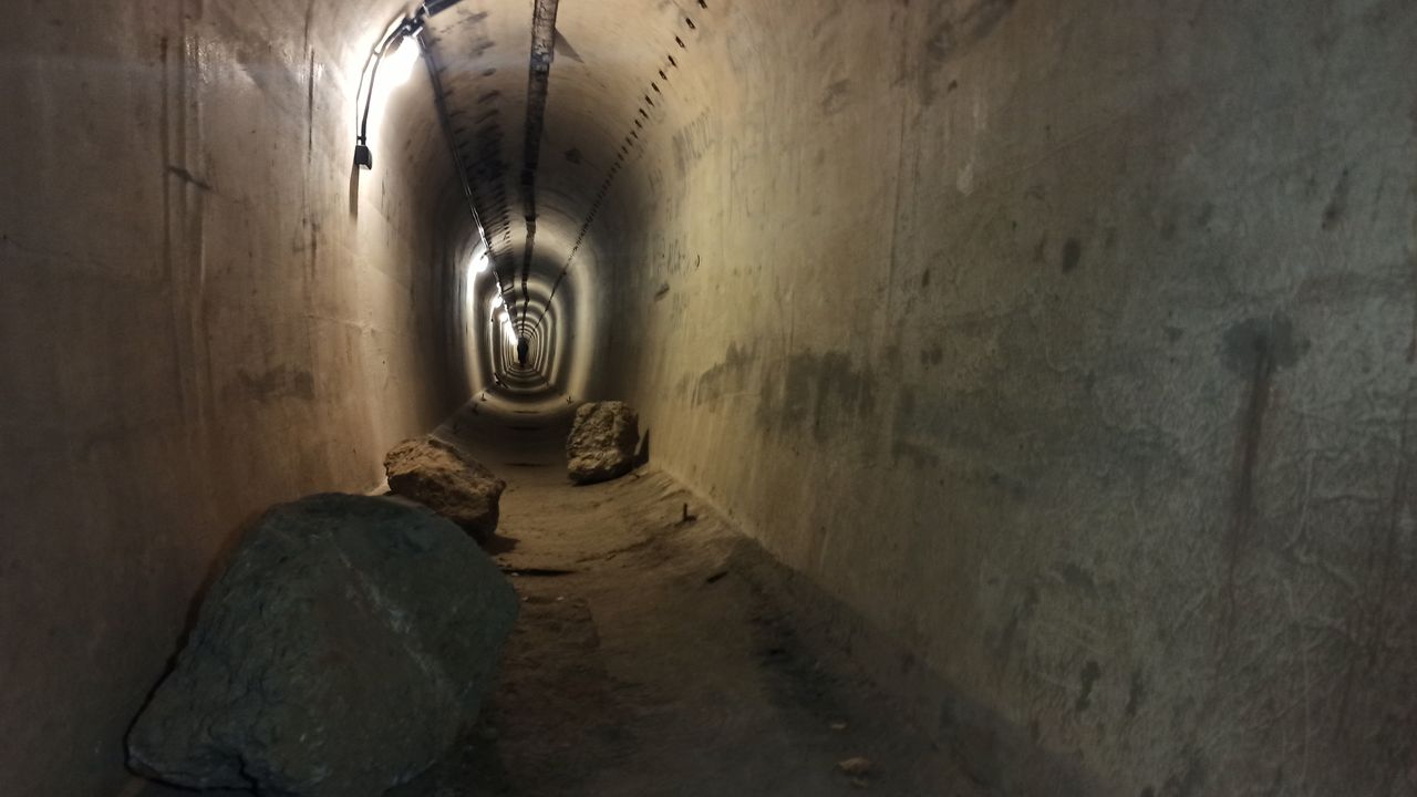 Tunel na terenie Grupy Warownej Cegielnia w Wałczu. 