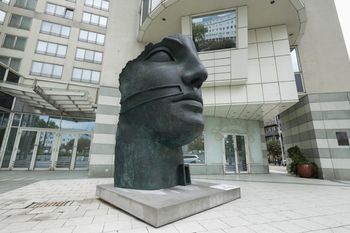 Warszawa: Rekordowa aukcja w stolicy. Rzeźba sprzedana za miliony