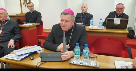 Zastąpił abpa Jędraszewskiego. Wybrany przez większość biskupów