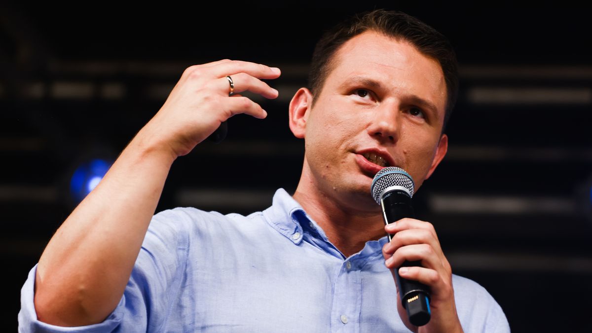 Co-leader of the Confederation Liberty and Independence party (Konfederacja), Slawomir Mentzen, is seen during a pre-election rally in Krakow, Poland on August 27, 2023. Polish far-right party has started a tour around the country presenting their political programme ahead of parliamentary elections scheduled for October 15. (Photo by Beata Zawrzel/NurPhoto via Getty Images)