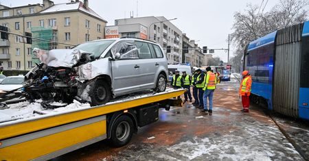 Pobili 34-latka, spowodowali wypadek. Zarzuty po porwaniu we Wrocławiu
