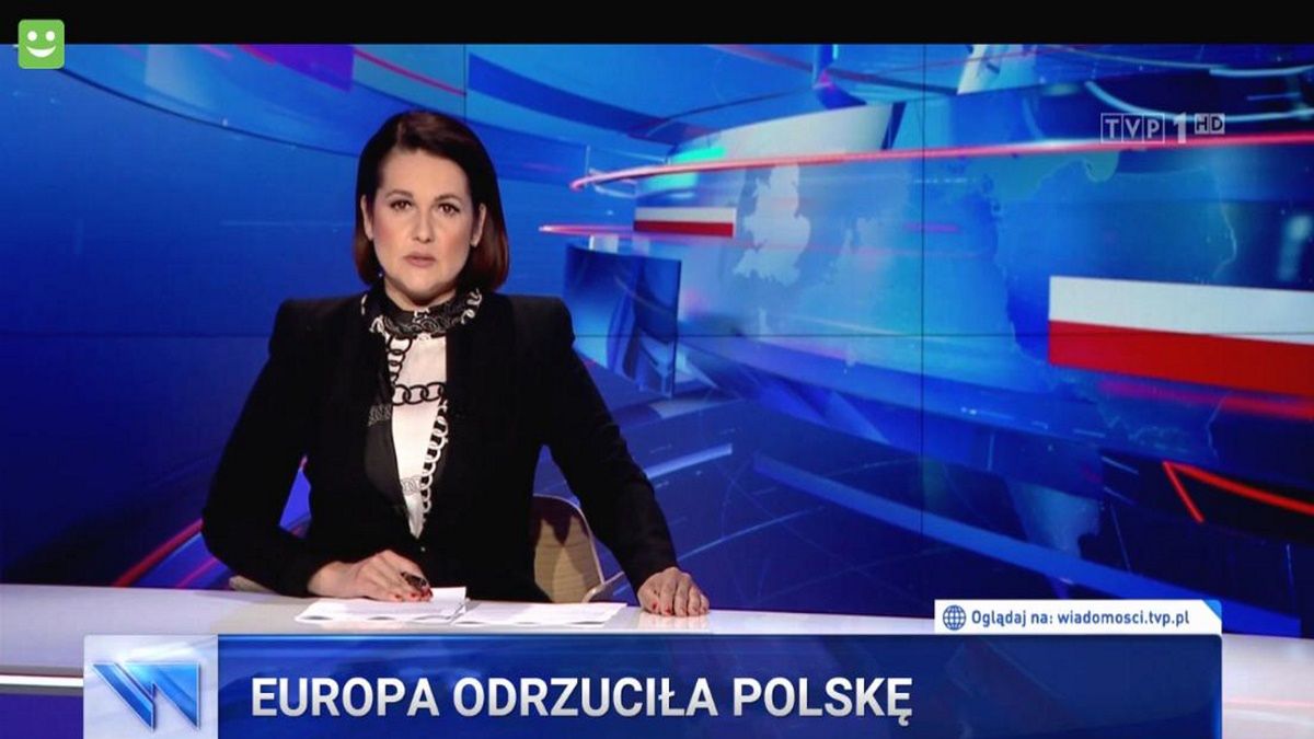 Mem ze słynnym paskiem TVP