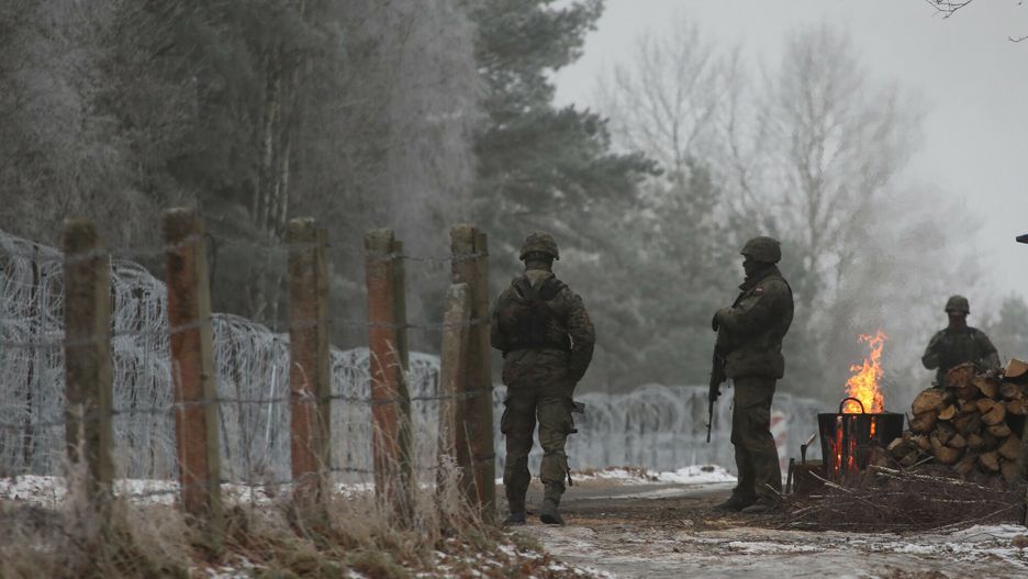 Przygraniczny patrol Stra?y Granicznej z udzia?em medi�w14.12.2021 Okolice Krynek Dziennikarska wizyta na granicy polsko-bialoruskiej pod nadzorem Strazy Granicznej. Dziennikarze tego dnia odwiedzili fragment granicy ochraniany przez placowke Strazy Granicznej w Krynkach Fot. Stefan Maszewski/REPORTERStefan Maszewski/REPORTER