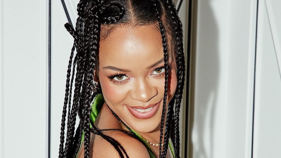 Rihanna reklamuje świąteczną kolekcję