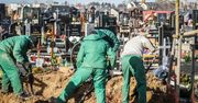 Ile kosztuje wykopanie grobu? "Sam chciał chwycić za łopatę"