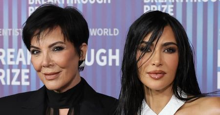 Rzadki widok: "Vogue" pokazał Kardashianki BEZ FILTRÓW. Wyglądają jak na zdjęciach z Instagrama? (WIDEO)