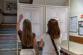 Kraków: Uczniowie poznali dziś wyniki rekrutacji do liceów i techników 2025. Jakie były progi?