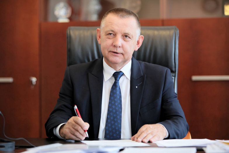 Zmiany kadrowe w NIK. Marian Banaś wymienił 13 z 16  dyrektorów departamentów i biur centrali 