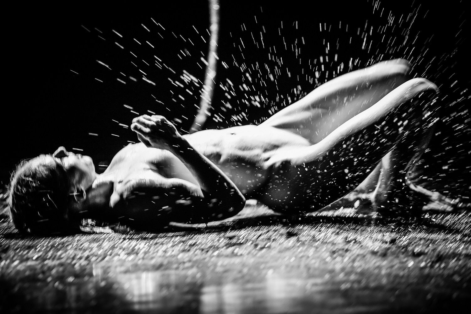 Napięcie, zmysłowość oraz cielesna ekspresja. Oto najlepsze fotografie teatralne w Polsce 1