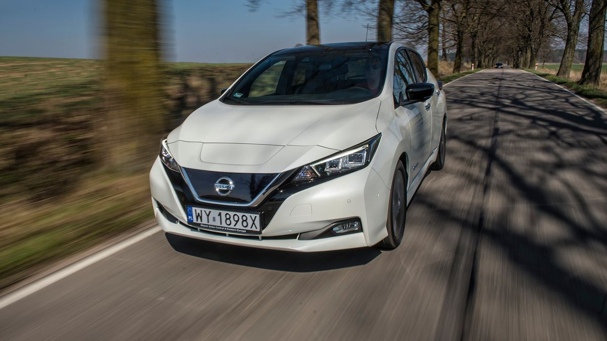 Ceny Nissana Leafa zostały drastycznie obniżone by "załapać" się do programu dopłat. Ten jednak nie może wystartować