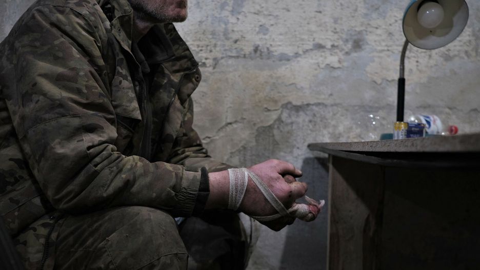 Ukraina - arch 2
A member of the Russian paramilitary group Wagner and former criminal prisoner sits in the interrogation room after being captured by Ukrainian soldiers near Bakhmut, Donetsk region, on March 12, 2023, amid the Russian invasion of Ukraine. (Photo by Sergey SHESTAK / AFP)
SERGEY SHESTAK