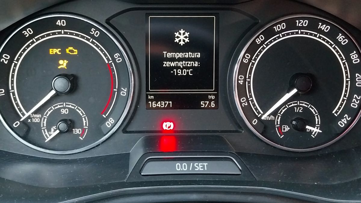 Rozgrzewanie auta na postoju przy silnym mrozie trwałoby naprawdę długo