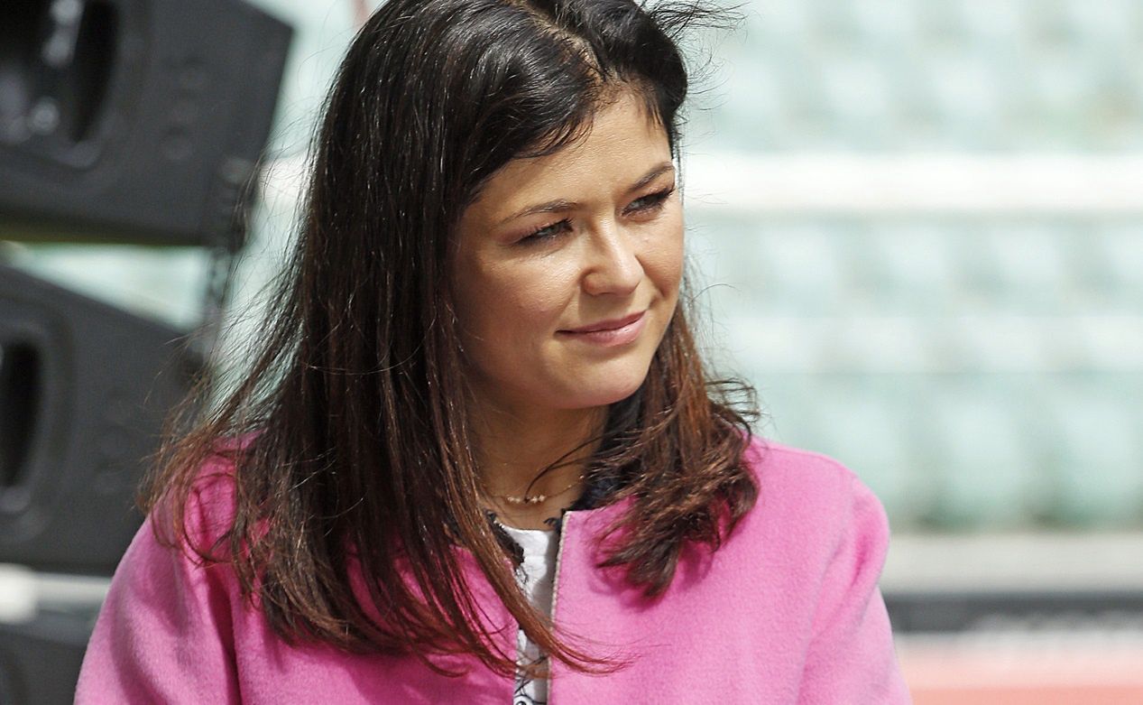 Cichopek w pastelowym garniturze