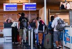 Kosztowna pomyłka emerytów. Na lotnisku Ryanair naliczył wysoką opłatę