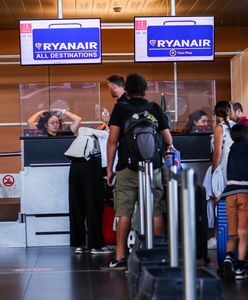 Kosztowna pomyłka emerytów. Na lotnisku Ryanair naliczył wysoką opłatę