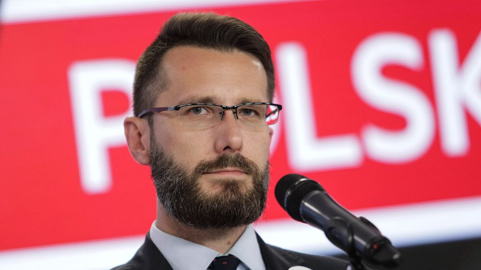Wybory 2020. - O tym, co znajduje się w ulotce i jaki jest jej projekt graficzny zadecydował sztab kandydata - mówi Radosław Fogiel, wicerzecznik PiS
