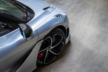 SUV od McLarena coraz bliżej, ale chwilę jeszcze na niego poczekamy