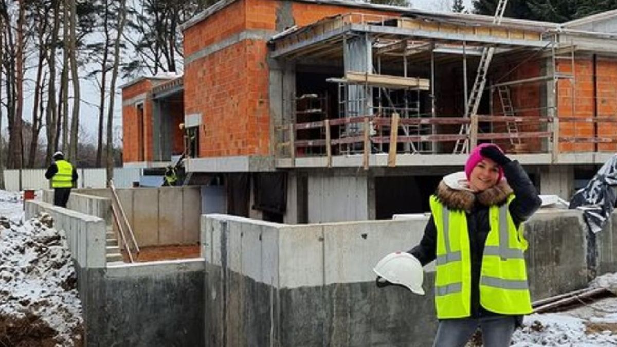 Agnieszka Radwańska na budowie domu