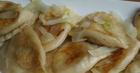Nieważne, ile zjadłeś ich w swoim życiu. Co tak na serio wiesz o pierogach?