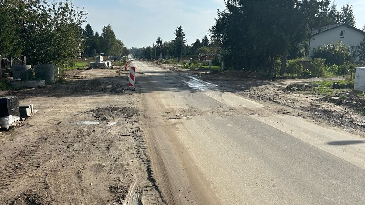 Wykonawca rozbudowy ul. Zorza zniknął wraz ze sprzętem z budowy