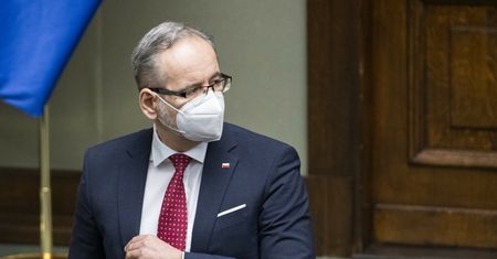 Kiedy koniec maseczek? Niedzielski ujawnił datę. Ale jest warunek