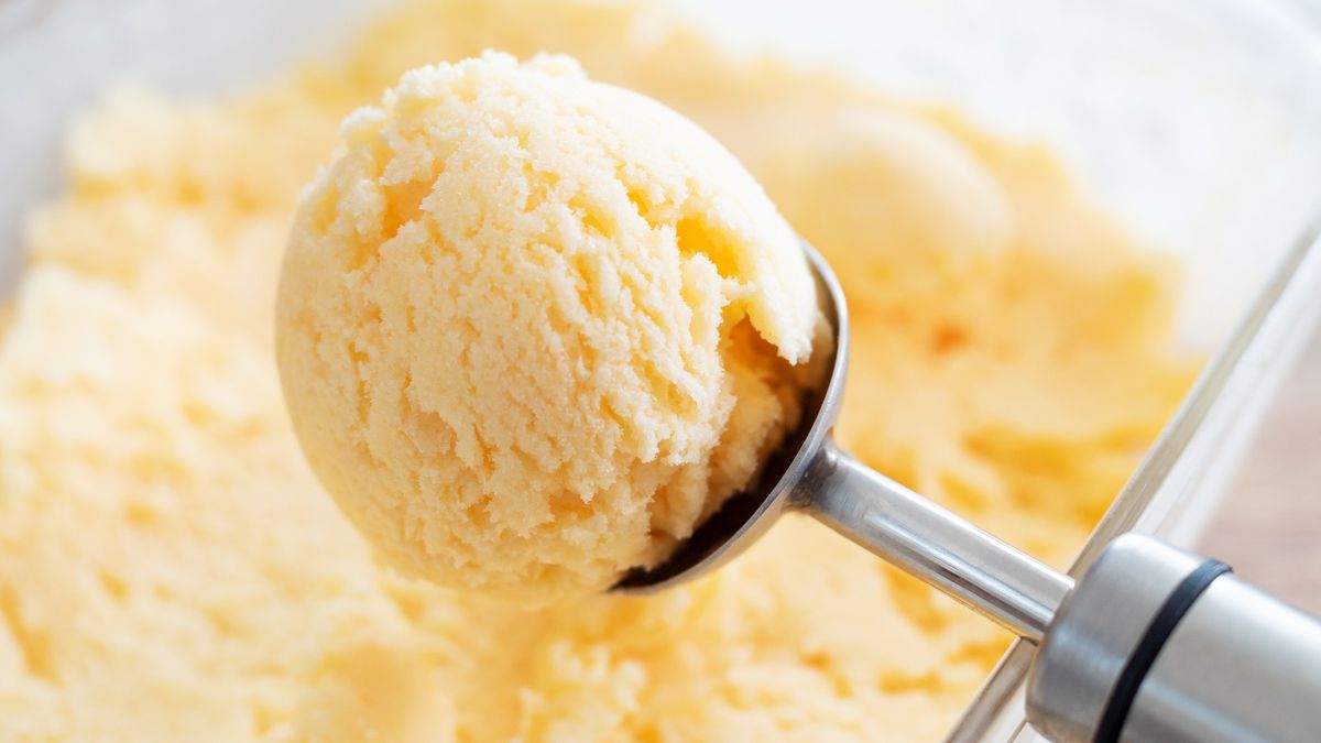 Przepis na tradycyjne lody na żółtkach 