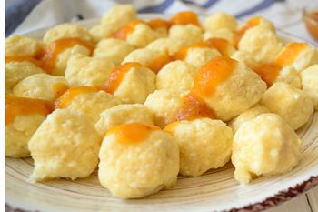 Lepsze niż kopytka i wyjątkowo mięciutkie. Te kluseczki zrobisz zaledwie z 3 składników