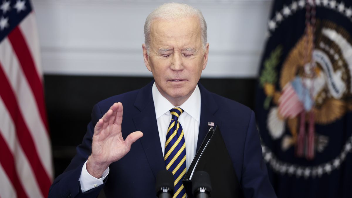  epa09810573 US President Joe Biden announces actions to continue to hold Russia accountable for its war on Ukraine in the Roosevelt Room of the White House, in Washington, DC, USA, 08 March 2022.  EPA/Oliver Contreras / POOL Dostawca: PAP/EPA.
