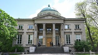Ta wystawa w Warszawie zachwyci fanów polskiego designu. Pokazuje ceramiczne dzieła wyprzedzające swoje czasy.