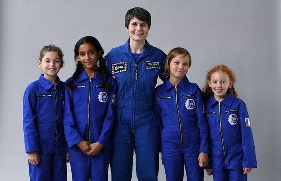Barbie zachęca dziewczynki, by były astronautkami i inżynierami (wideo)
