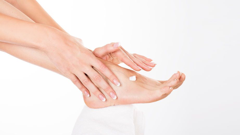 Sudocrem to popularny i uniwersalny krem antyseptyczny o działaniu kojącym i ochronnym, który łagodzi podrażnienia i świąd.