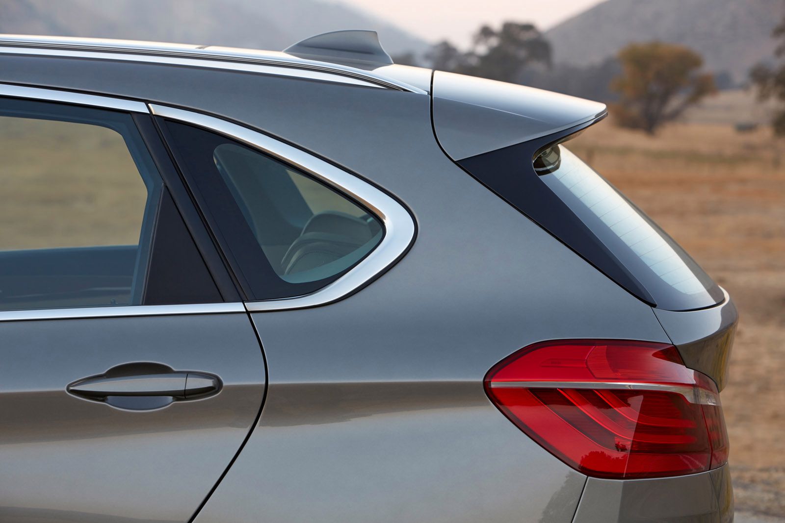 BMW przedstawiło 290 zdjęć z serią 2 Active Tourer [galeria] 6