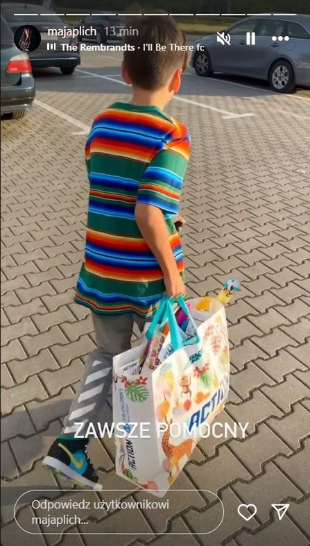 Krzysztof junior pomógł mamie z zakupami.