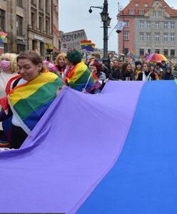 Żurawiecki: Niech osoby LGBT+, które mają władzę, pozycję i pieniądze, wyjdą z szafy