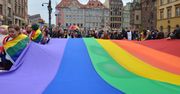 Żurawiecki: Niech osoby LGBT+, które mają władzę, pozycję i pieniądze, wyjdą z szafy