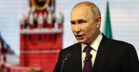 Rubel zniszczony przez agresję na Ukrainę i "imperialną politykę Kremla"