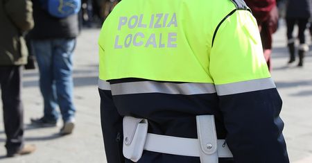 Włochy. Polak został potrącony przez samochód. Rosjanin wykorzystał okazję