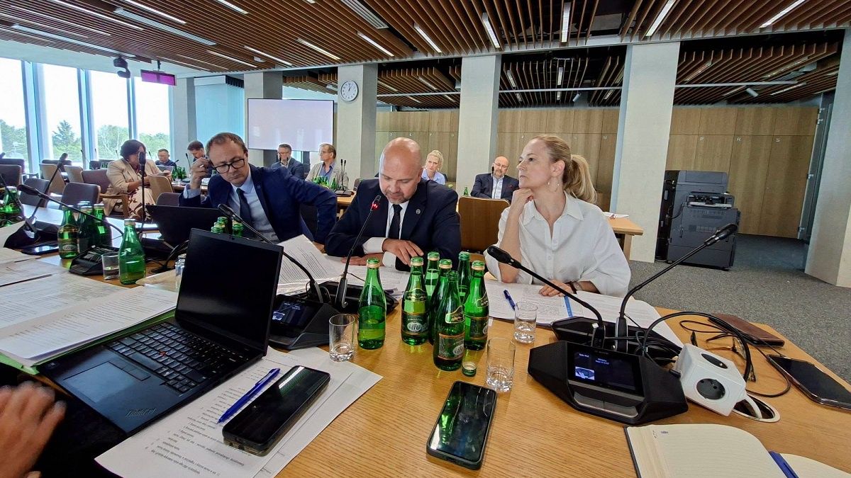 Komisja poparła "lex szarlatan"